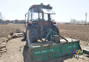 春耕时节农机服务到田间 现代农业的“及时雨”